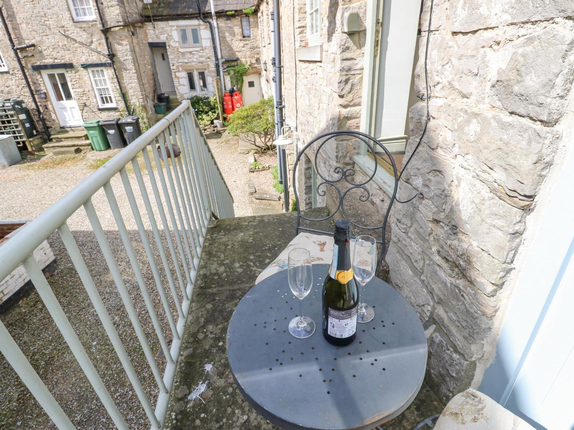 In & Out Cottage Middleham Exterior photo